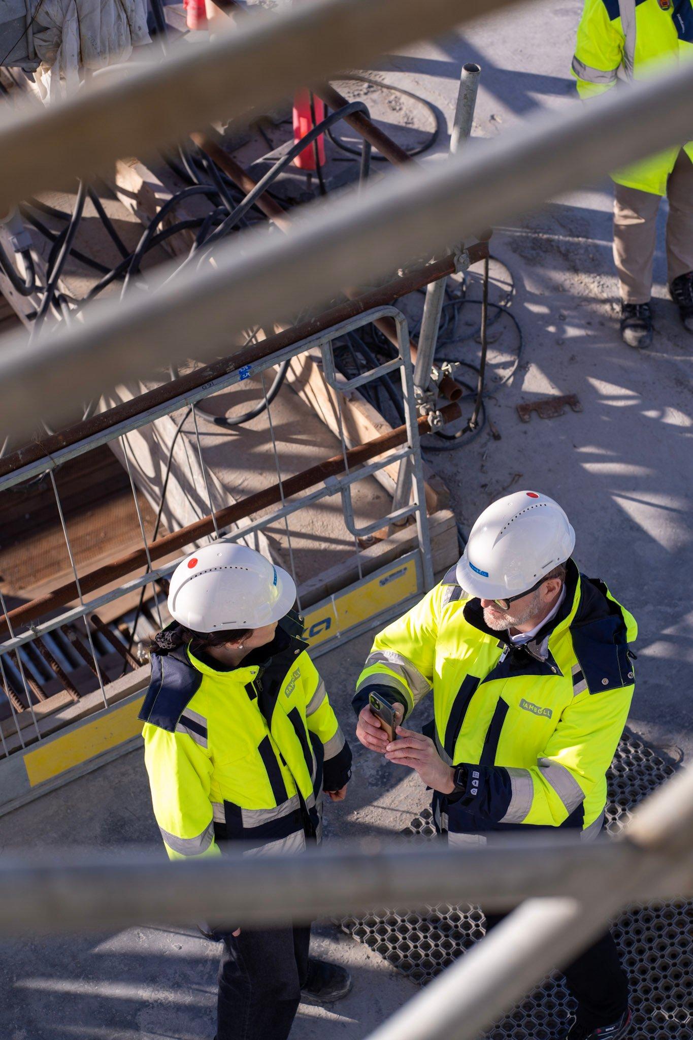 Ramboll staff at Dronning Margrethe II Bridge during construction